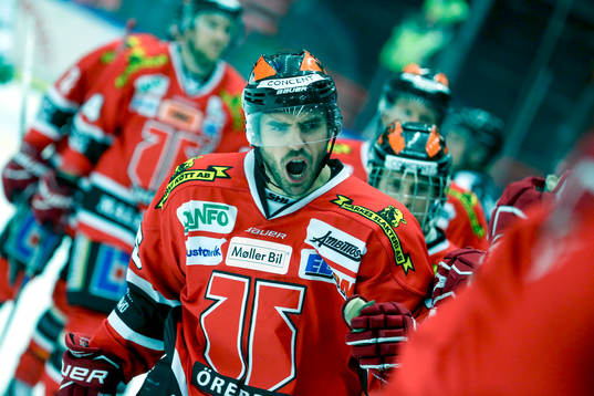 Örebros Martin Johansson jublar