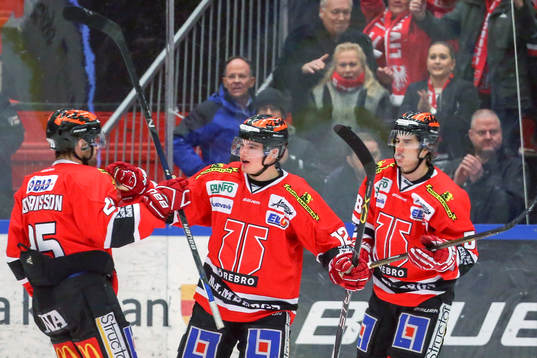 Örebros Glenn Gustafsson jublar