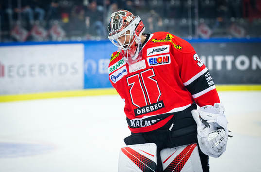 Örebros målvakt Axel Brage deppar