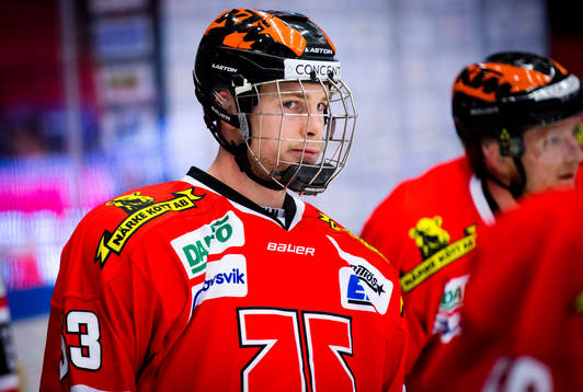 Örebros Bobbo Petersson med galler