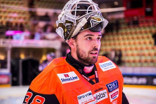 Karlskronas målvakt Johannes Jönsson  deppar