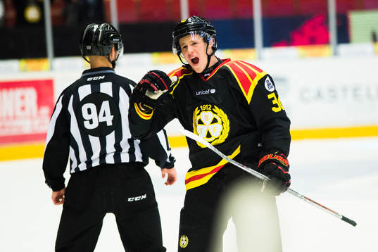 Brynäs Linus Ölund jublar