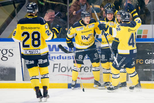 s Lias Andersson jublar