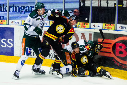 Färjestads Johan Ryno i bråk med Brynäs Jonathan