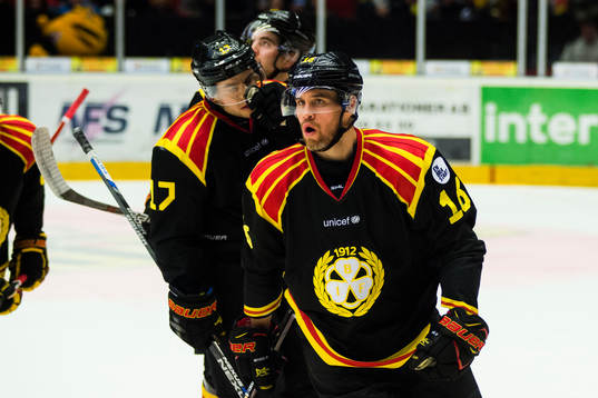 Brynäs Daniel Paille jublar