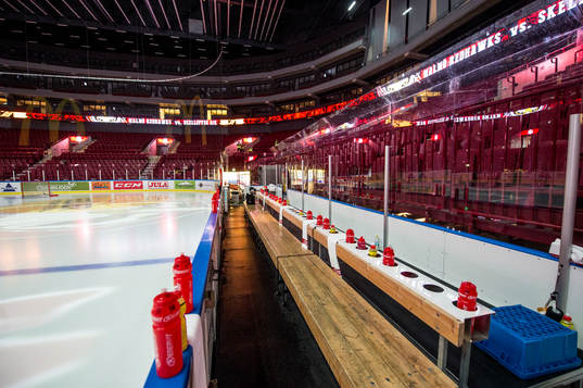 Malmö Redhawks bås i Malmö Arena innan ishockeymatchen i