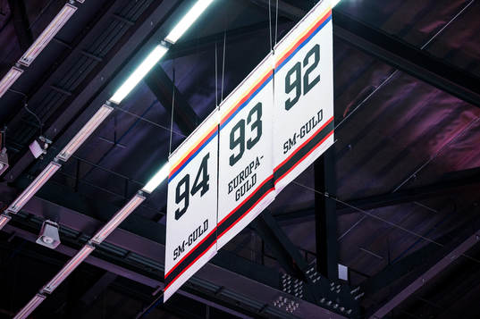 Malmö Redhawks titlar i taket på Malmö Arena