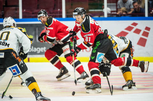 Malmö Redhawks Ilari Filppula och Andreas Thuresson mot