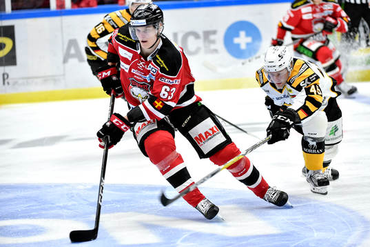 Malmö Redhawks Fredrik Händemark och Skellefteås Oscar