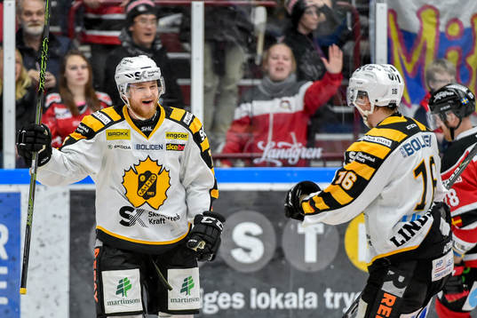 Skellefteås Sam Marklund  jublar