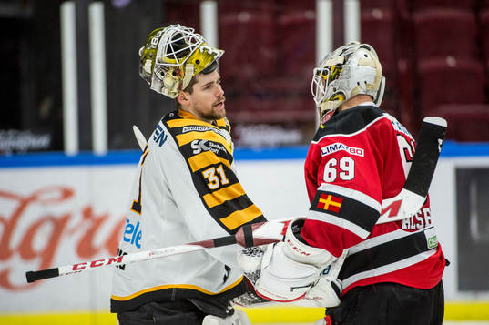 Skellefteås målvakt Joni Ortio tackar Malmö Redhawks