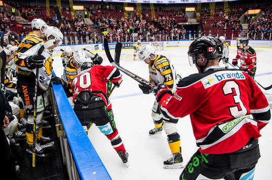 Malmö Redhawks Erik Forssell och André Benoit mot