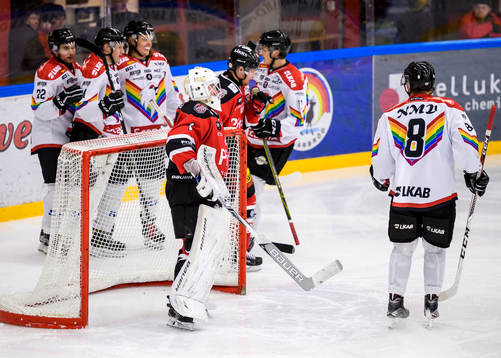 Piteås målvakt Joel Vännström deppar