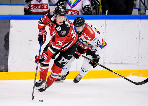 Piteås Emil Wrenman med pucken
