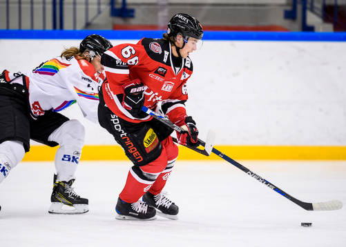 Piteås Isak Ahrling med pucken