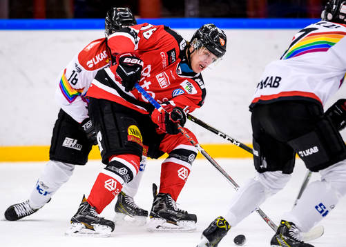 Piteås Samuel Sandström med pucken