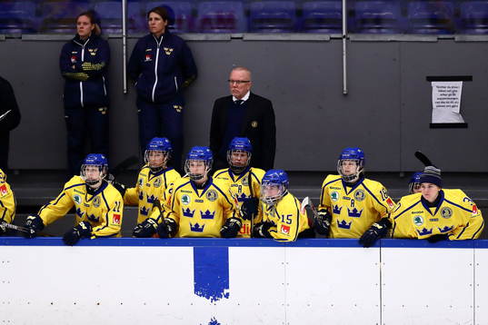 Sveriges bås med tränare Leif Boork