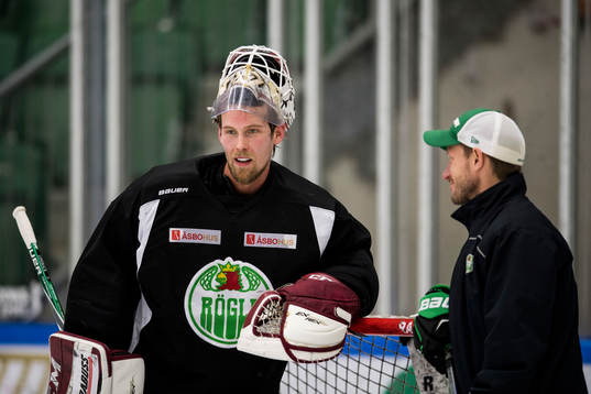 Målvakt Anders Lindbäck och målvaktstränare Magnus