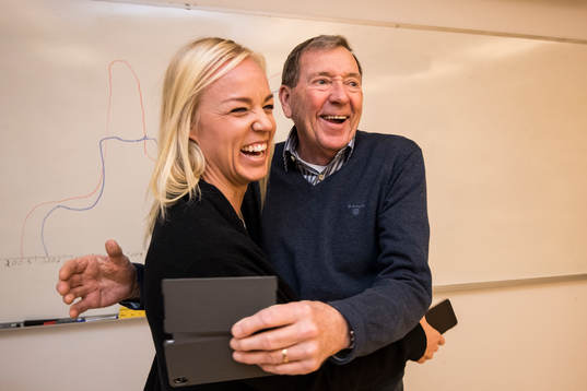 Caroline Seger kramar om sin tidigare klassföreståndare
