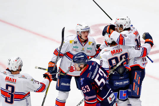 Växjös Adam Brodecki jublar