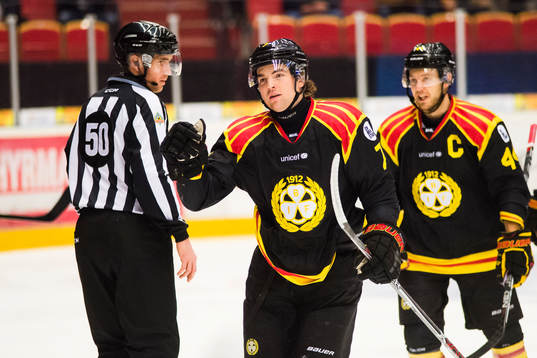 Brynäs Ponthus Westerholm och Jacob Blomqvist jublar