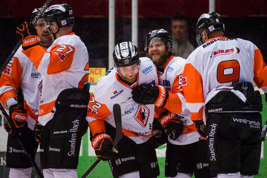 Karlskronas Joachim Rohdin och Jimmy Andersson jublar