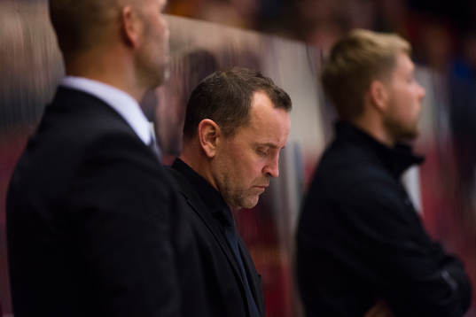 Brynäs tränare Thomas Berglund deppar