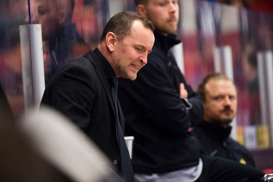 Brynäs tränare Thomas Berglund deppar