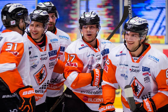 Karlskronas Joel Kellman jublar