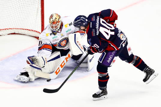 Linköpings Ken Andre Olimb missar straff på Växjös