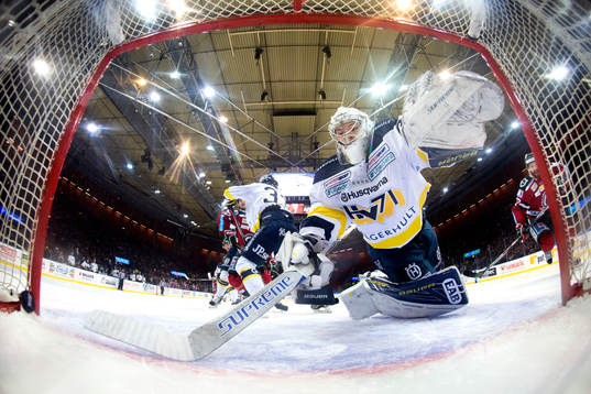 s målvakt Linus Söderström
