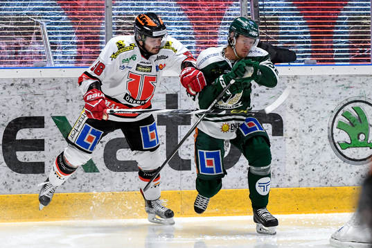 Örebros Johan Wiklander och Färjestads Magnus Nygren