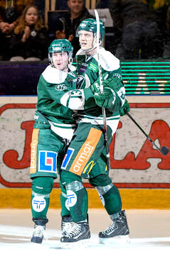 Färjestads Johan Ryno jublar