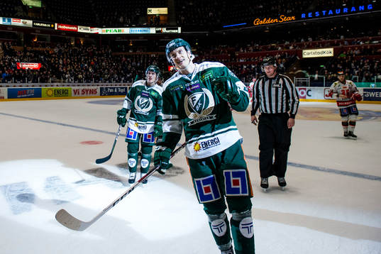 Färjestads Johan Ryno jublar