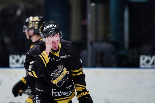 s Anders Eriksson har ont