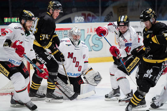 s Joakim Thelin och Modos Oscar Hedman