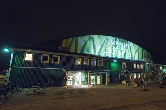 Exteriör vy av Nelson garden arena före ishockeymatchen i
