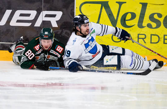 Tingsryds Oscar Holst och Karlskogas Alexandre Lavoie