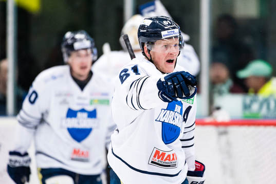 Karlskogas Mikael Eriksson visar känslor