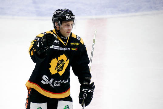 Skellefteås Oscar Möller jublar