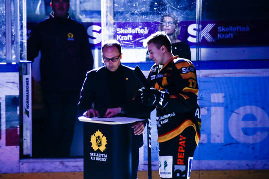 Skellefteås Pär Lindholm skrev