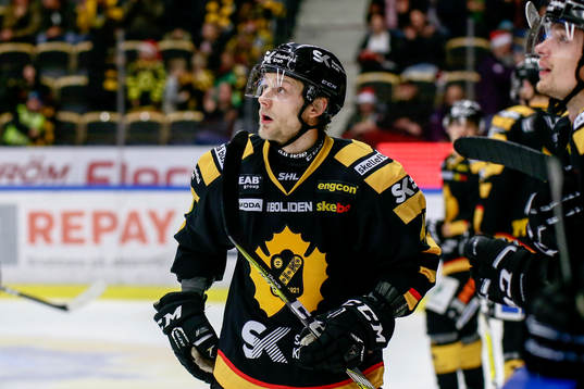 Skellefteås Oscar Möller jublar