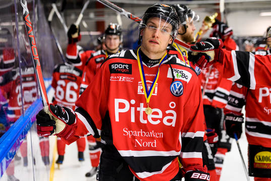 Piteås David Pettersson tackar publiken
