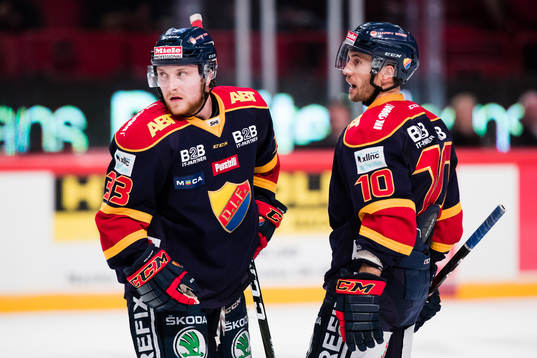 Djurgårdens Linus Hultström och Jeff Tambellini