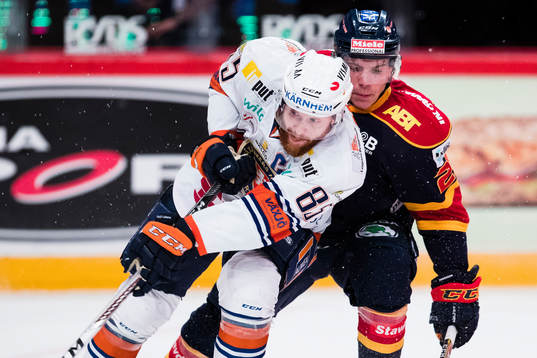 Växjös Liam Reddox och Djurgårdens Matt Anderson