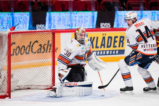 Växjös målvakt Joacim Eriksson och Emil Pettersson