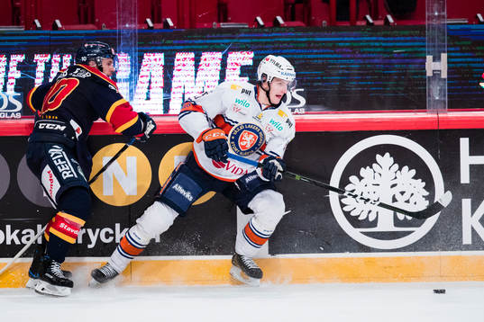 Djurgårdens Jeff Tambellini och Växjös Philip Holm