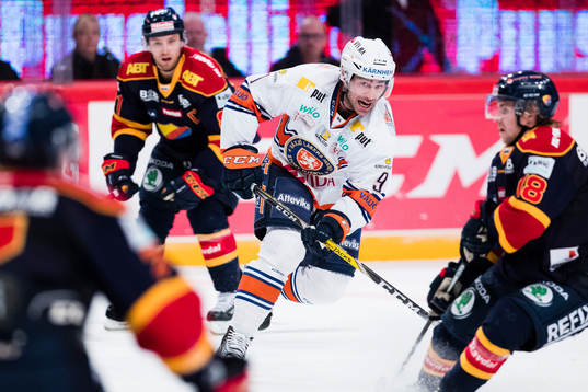 Växjös Josh Hennessyunder ishockeymatchen i SHL mellan