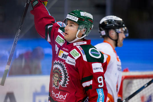 Frölundas Casey Wellman jublar