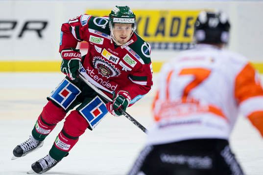 Frölundas Nicklas Lasu mot Karlskronas Joel Kellman